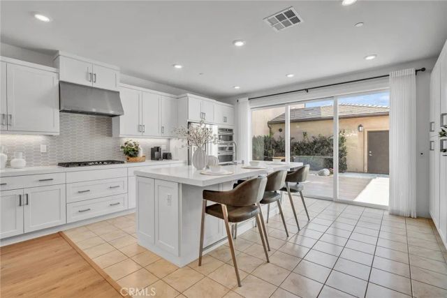293 Lynx, Irvine, CA 92618
