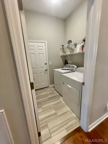 9338 Crescent Lodge Circle, Pike Road, AL 36064