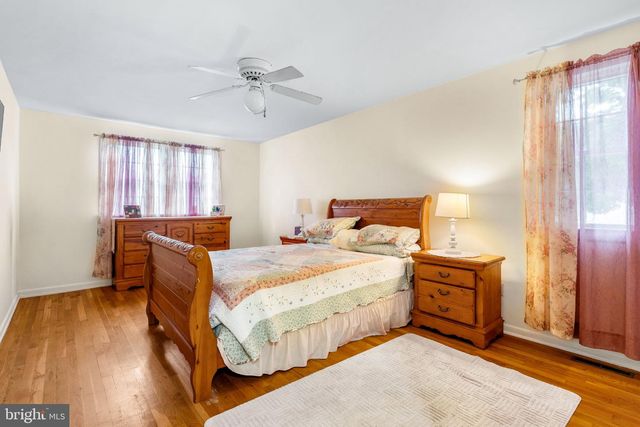 4 TIMBERLINE DR, Newark, DE 19711