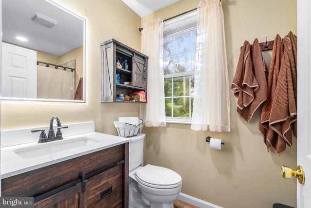 4 TIMBERLINE DR, Newark, DE 19711