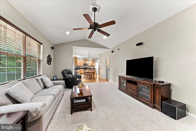 125 FIELDSTONE CT, York, PA 17402