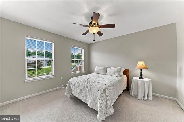 125 FIELDSTONE CT, York, PA 17402