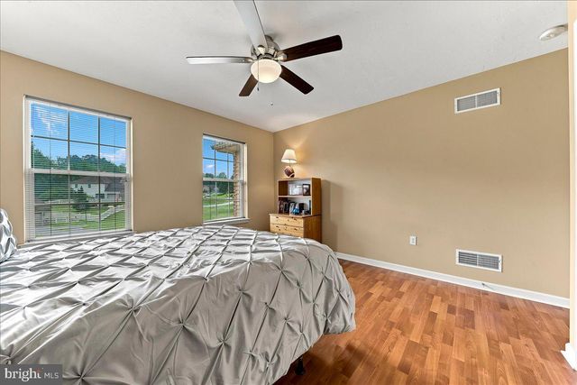 125 FIELDSTONE CT, York, PA 17402