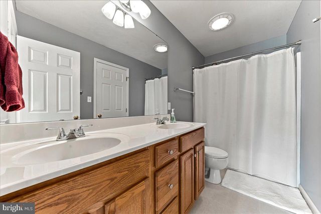 125 FIELDSTONE CT, York, PA 17402