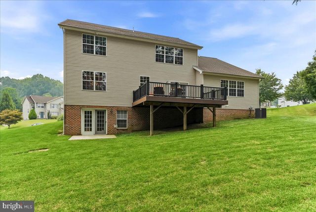 125 FIELDSTONE CT, York, PA 17402