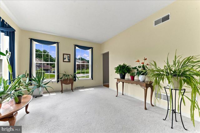 125 FIELDSTONE CT, York, PA 17402