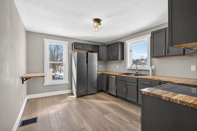 2929 N. 3rd Street, Clinton, IA 52732