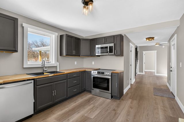 2929 N. 3rd Street, Clinton, IA 52732