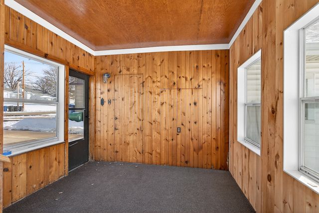 2929 N. 3rd Street, Clinton, IA 52732