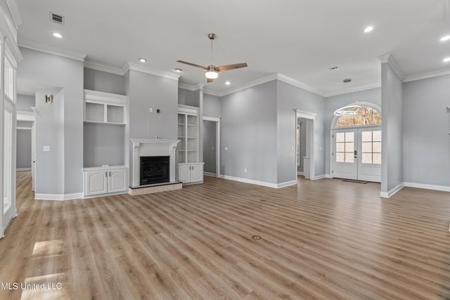 49 Canebrake Boulevard, Hattiesburg, MS 39402