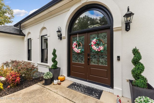 49 Canebrake Boulevard, Hattiesburg, MS 39402