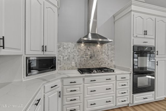 49 Canebrake Boulevard, Hattiesburg, MS 39402