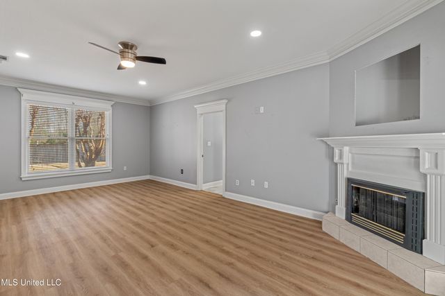 49 Canebrake Boulevard, Hattiesburg, MS 39402