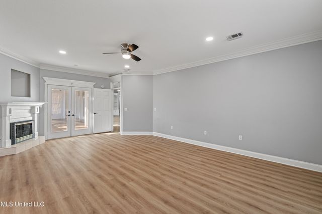 49 Canebrake Boulevard, Hattiesburg, MS 39402