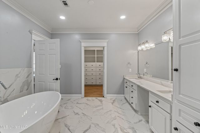 49 Canebrake Boulevard, Hattiesburg, MS 39402