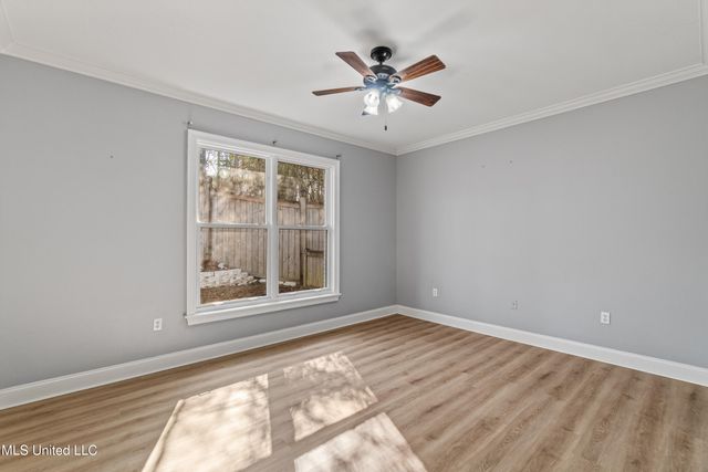 49 Canebrake Boulevard, Hattiesburg, MS 39402