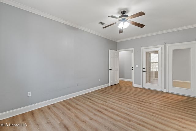 49 Canebrake Boulevard, Hattiesburg, MS 39402