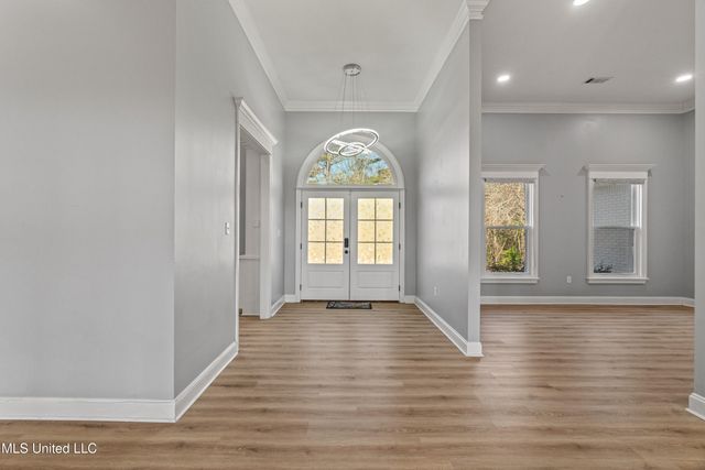 49 Canebrake Boulevard, Hattiesburg, MS 39402