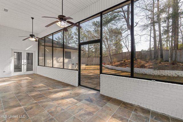 49 Canebrake Boulevard, Hattiesburg, MS 39402