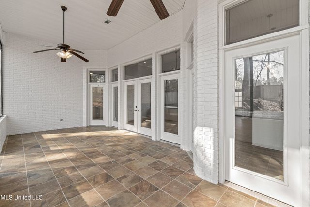 49 Canebrake Boulevard, Hattiesburg, MS 39402