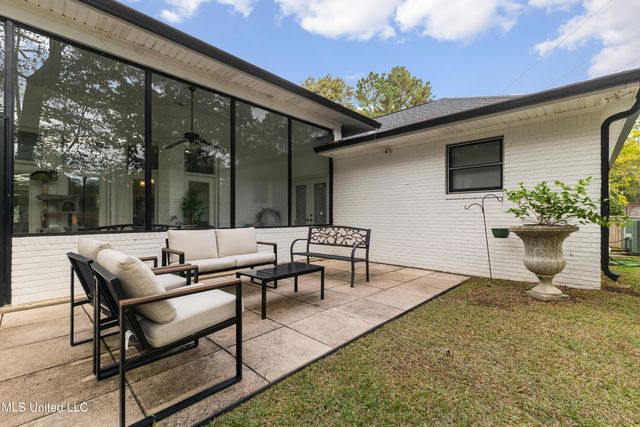 49 Canebrake Boulevard, Hattiesburg, MS 39402