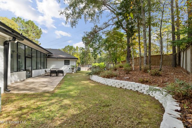 49 Canebrake Boulevard, Hattiesburg, MS 39402