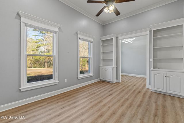 49 Canebrake Boulevard, Hattiesburg, MS 39402