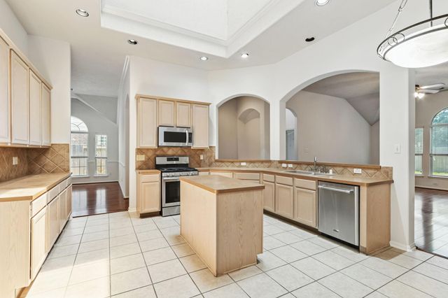 31235 Windcrest Park Lane, Spring, TX 77386