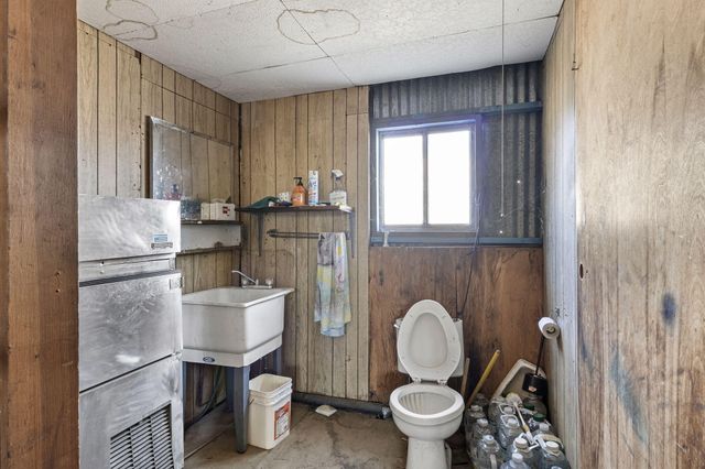 1313 N Old Pacific Highway, Myrtle Creek, OR 97457