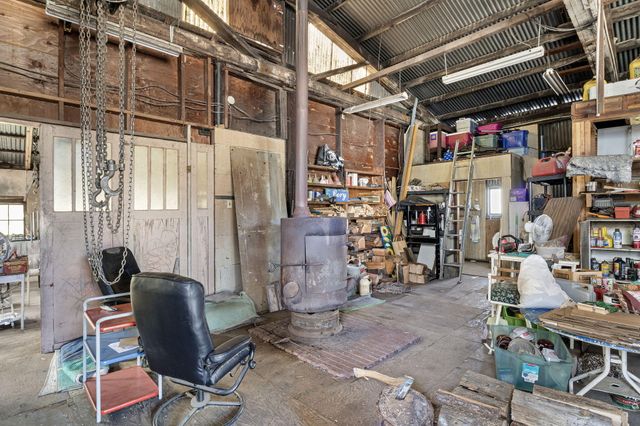 1313 N Old Pacific Highway, Myrtle Creek, OR 97457