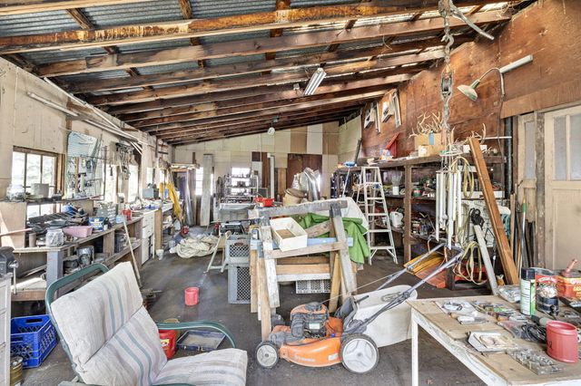 1313 N Old Pacific Highway, Myrtle Creek, OR 97457