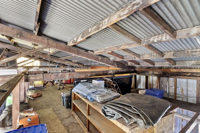 1313 N Old Pacific Highway, Myrtle Creek, OR 97457