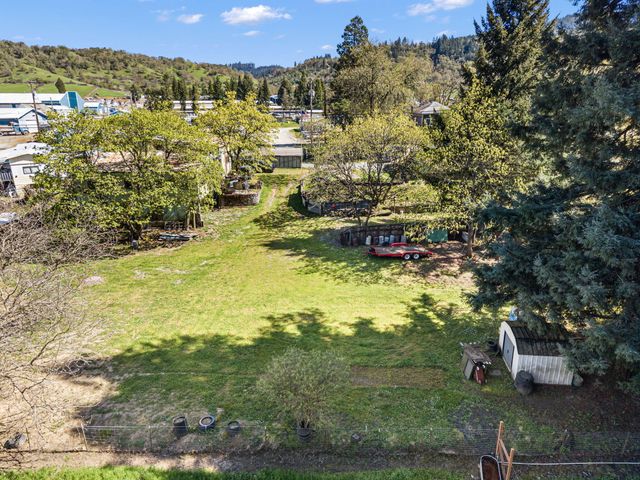 1313 N Old Pacific Highway, Myrtle Creek, OR 97457