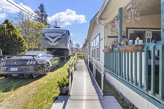 1313 N Old Pacific Highway, Myrtle Creek, OR 97457