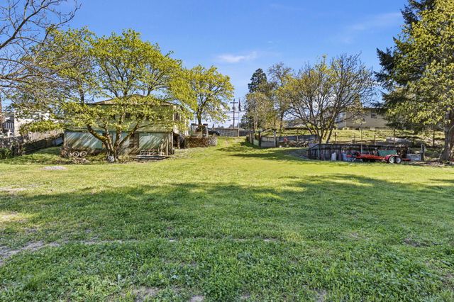 1313 N Old Pacific Highway, Myrtle Creek, OR 97457