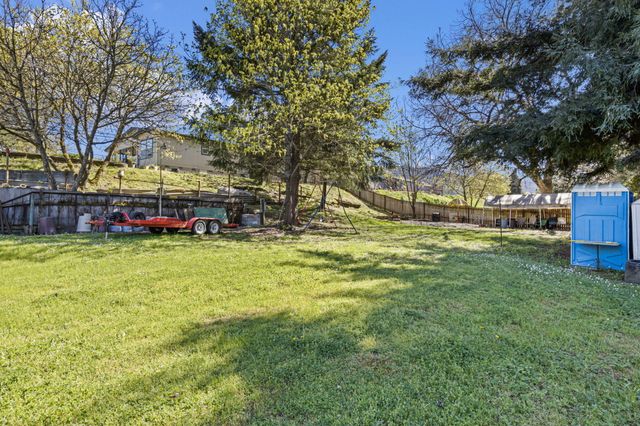 1313 N Old Pacific Highway, Myrtle Creek, OR 97457