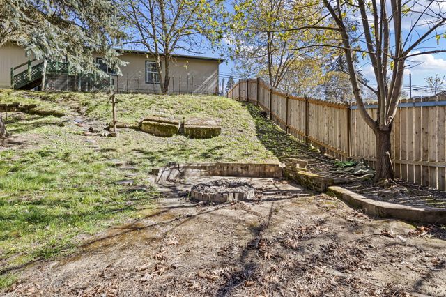 1313 N Old Pacific Highway, Myrtle Creek, OR 97457