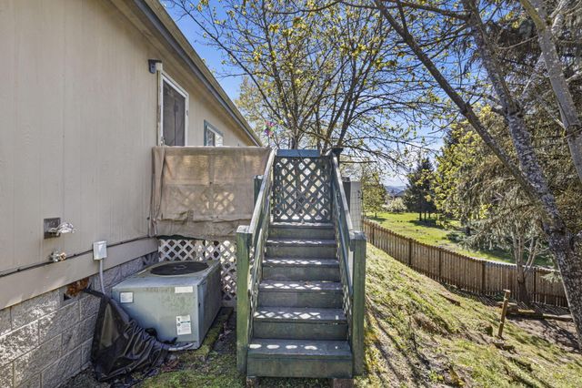 1313 N Old Pacific Highway, Myrtle Creek, OR 97457