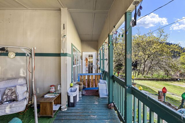 1313 N Old Pacific Highway, Myrtle Creek, OR 97457