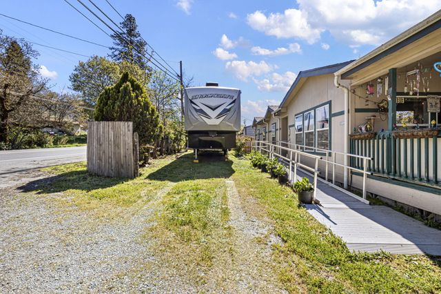 1313 N Old Pacific Highway, Myrtle Creek, OR 97457