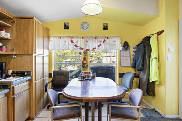 1313 N Old Pacific Highway, Myrtle Creek, OR 97457