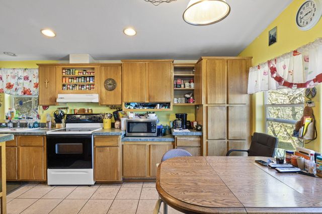 1313 N Old Pacific Highway, Myrtle Creek, OR 97457