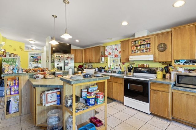 1313 N Old Pacific Highway, Myrtle Creek, OR 97457