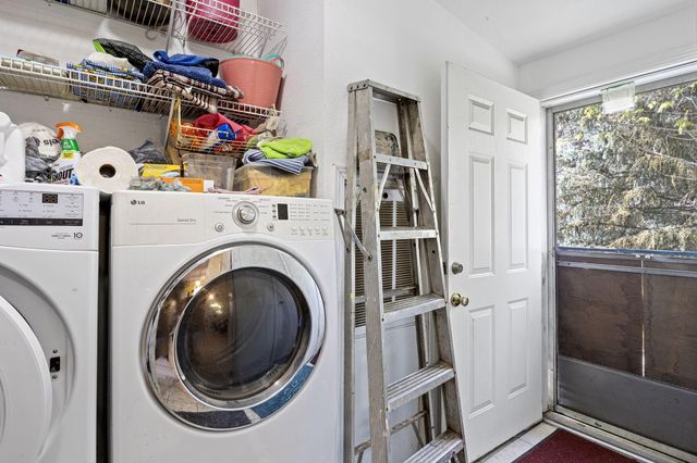 1313 N Old Pacific Highway, Myrtle Creek, OR 97457