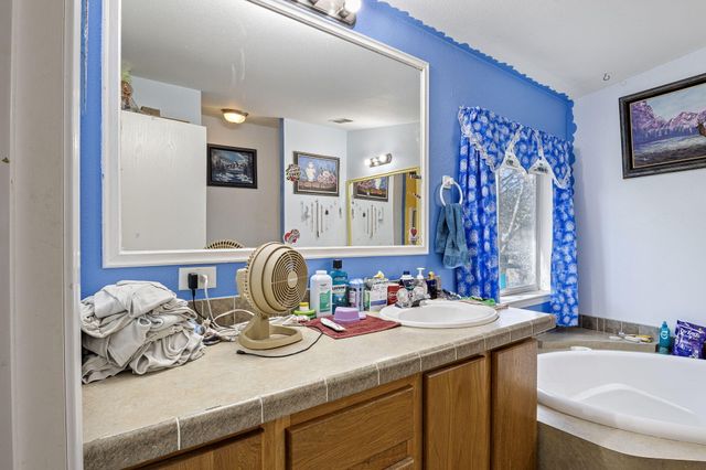 1313 N Old Pacific Highway, Myrtle Creek, OR 97457