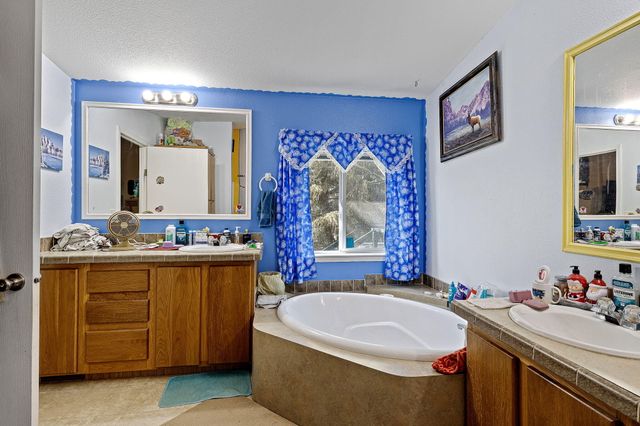 1313 N Old Pacific Highway, Myrtle Creek, OR 97457