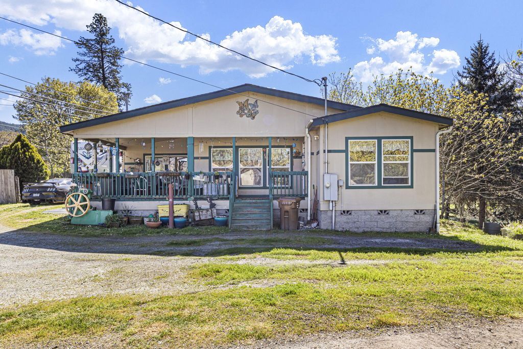 1313 N Old Pacific Highway, Myrtle Creek, OR 97457