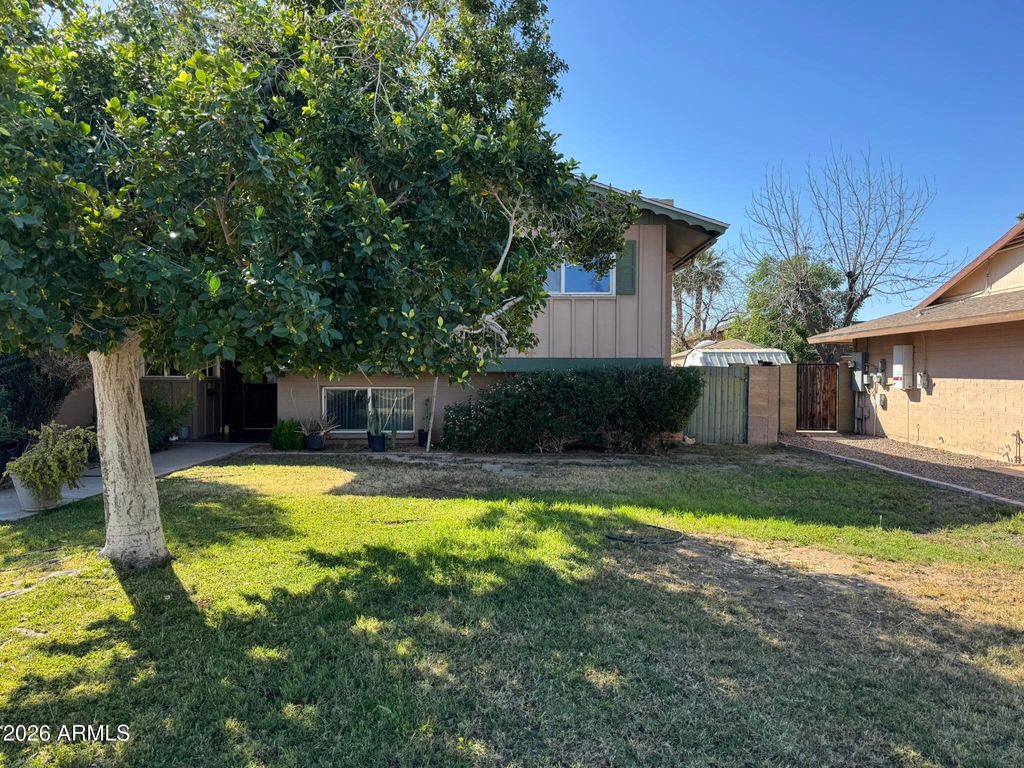 Image 3 of property listing at 3922 S POPLAR Street, Tempe, AZ 85282