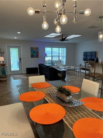 852 NE 7th PL, Cape Coral, FL 33909