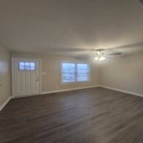 313 Atlantic Ave, Oak Grove, KY 42262